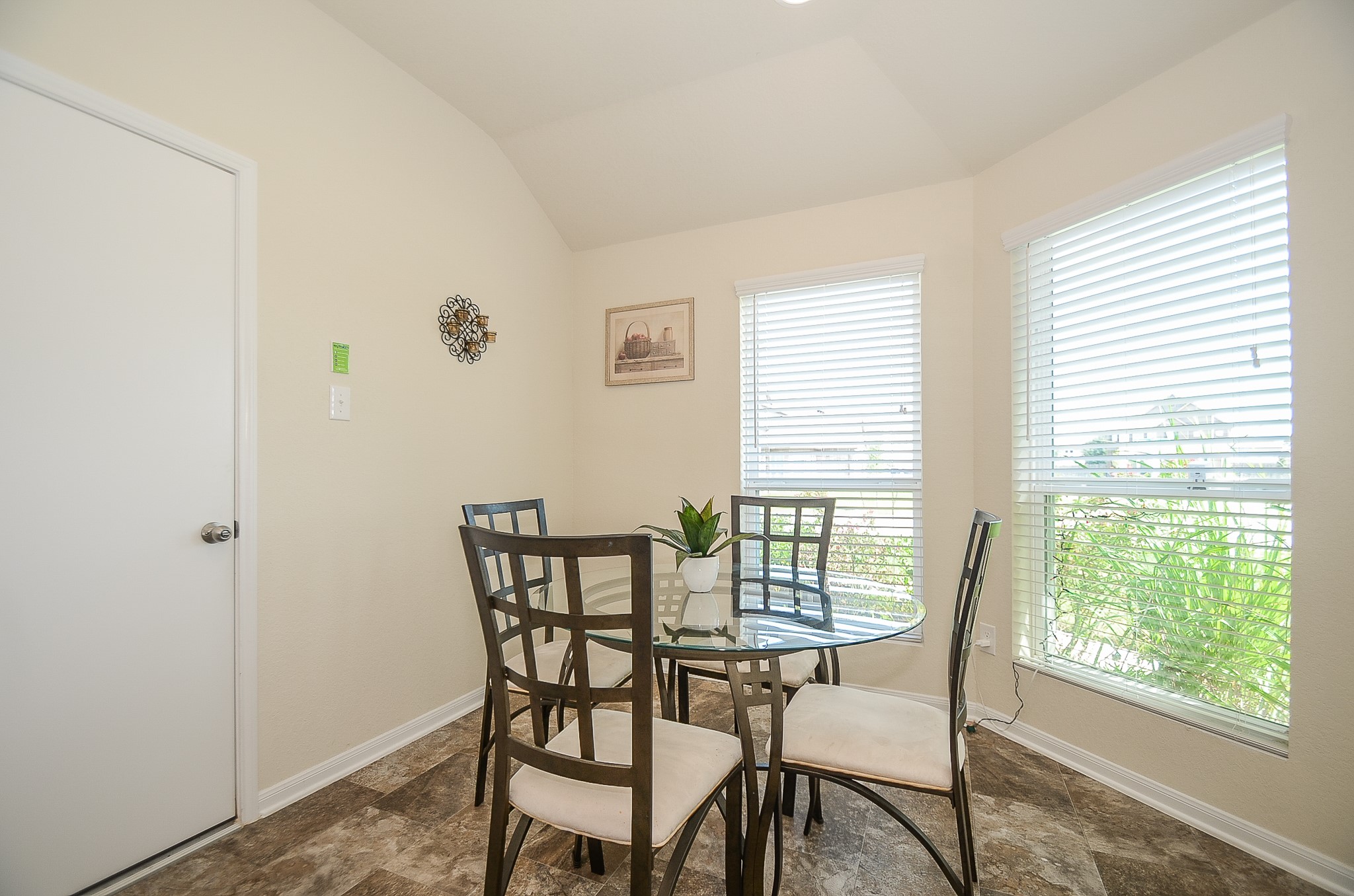 3027 Narrow Stream Way Katy, TX 77493 - Photo 13 of 32 Breakfast room