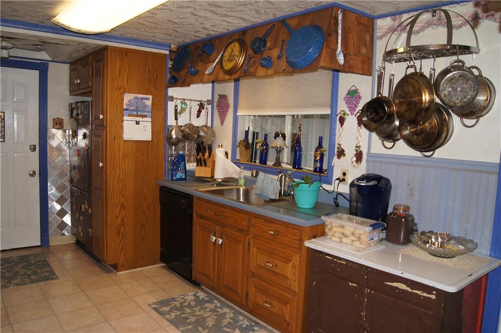 1098 Millerstown Road Tarentum, PA 15084 - Photo 8 of 22 Gallery Image 8