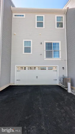 a view of a livingroom with an empty space