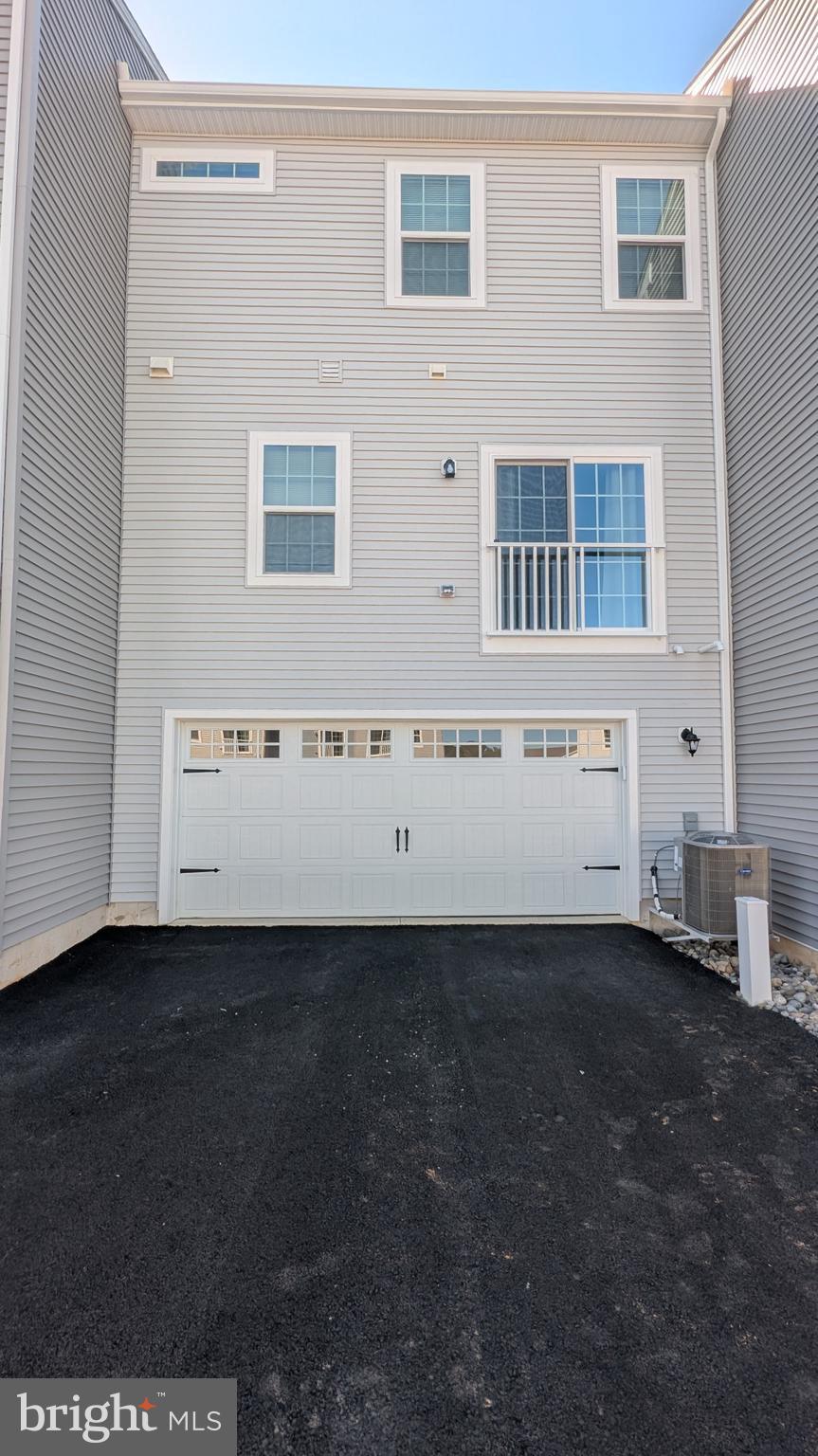 549 Lewes Landing Road Middletown, DE 19709 - Photo 2 of 19 a view of a livingroom with an empty space