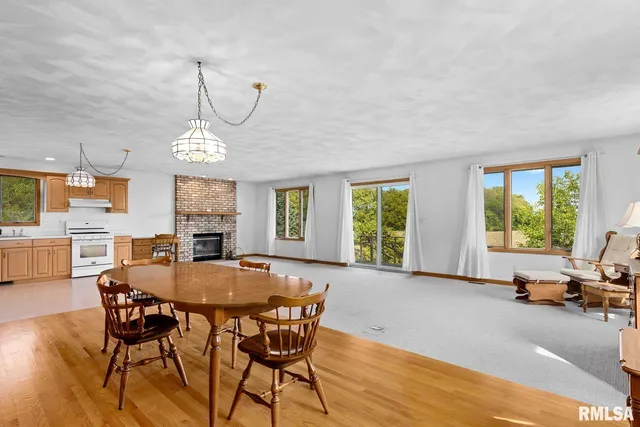 $420,000 | 2807 East Truitt Road, Chillicothe, IL 61523