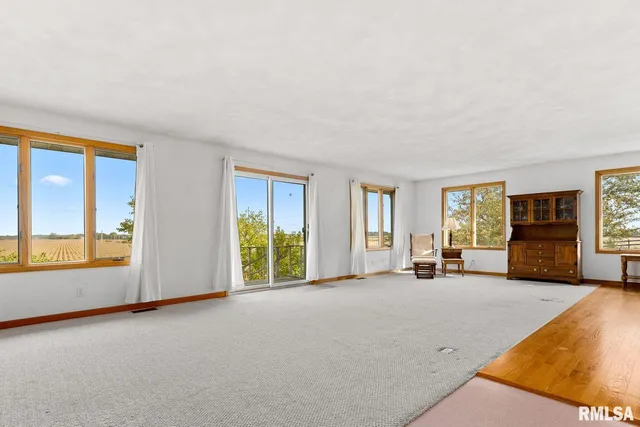 $420,000 | 2807 East Truitt Road, Chillicothe, IL 61523