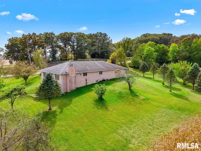 $420,000 | 2807 East Truitt Road, Chillicothe, IL 61523