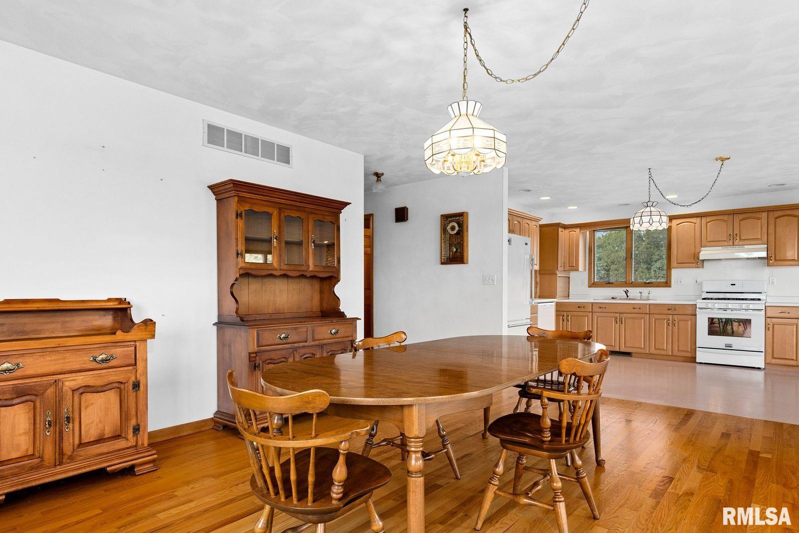 2807 East Truitt Road Chillicothe, IL 61523 - Photo 9 of 34