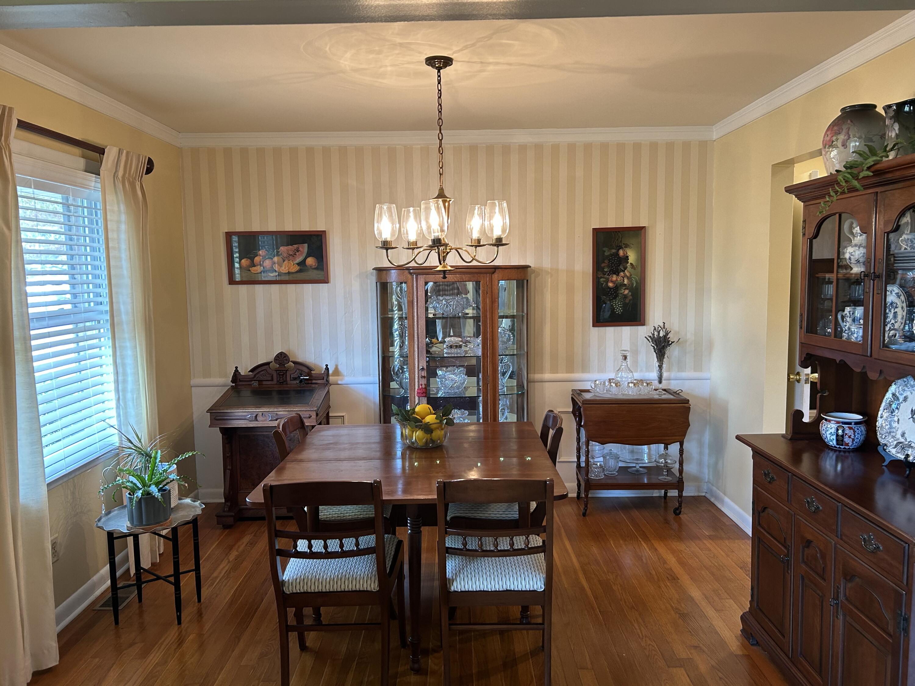1625 Raleigh Road Lexington, KY 40505 - Photo 7 of 26 IMG_1446