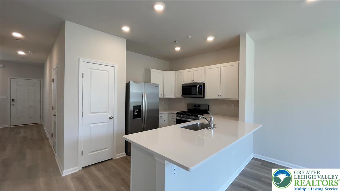 1137 Martin Road Breinigsville, PA 18031 - Photo 3 of 29