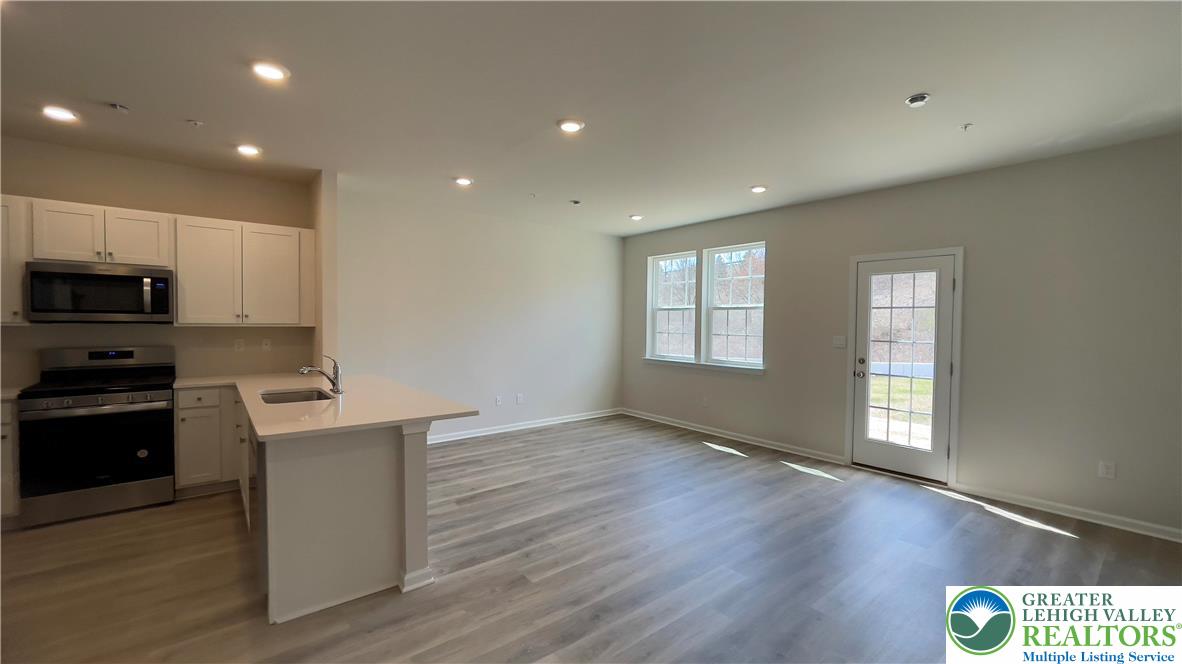 1137 Martin Road Breinigsville, PA 18031 - Photo 4 of 29