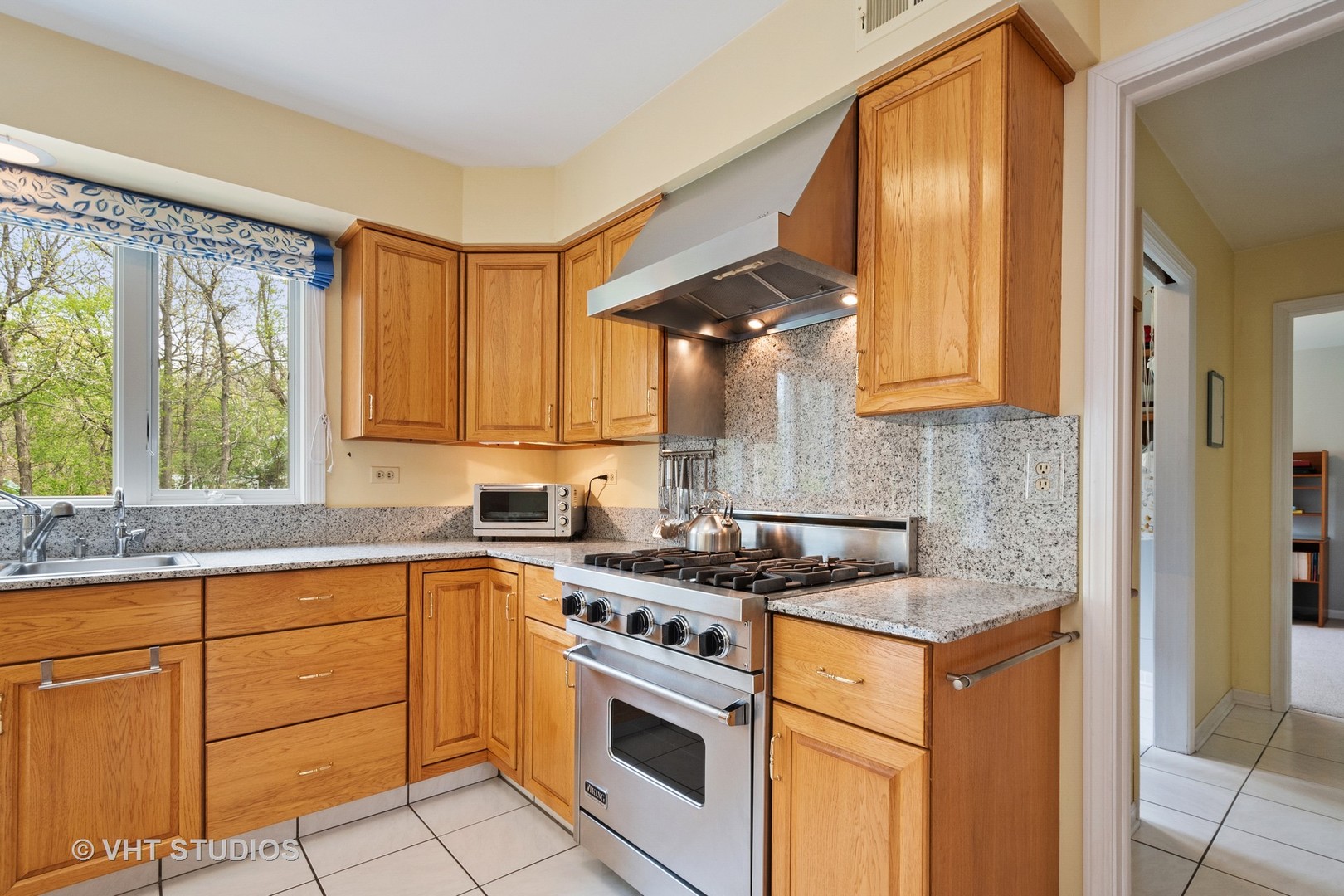 133 Ela Road Inverness, IL 60067 - Photo 7 of 32