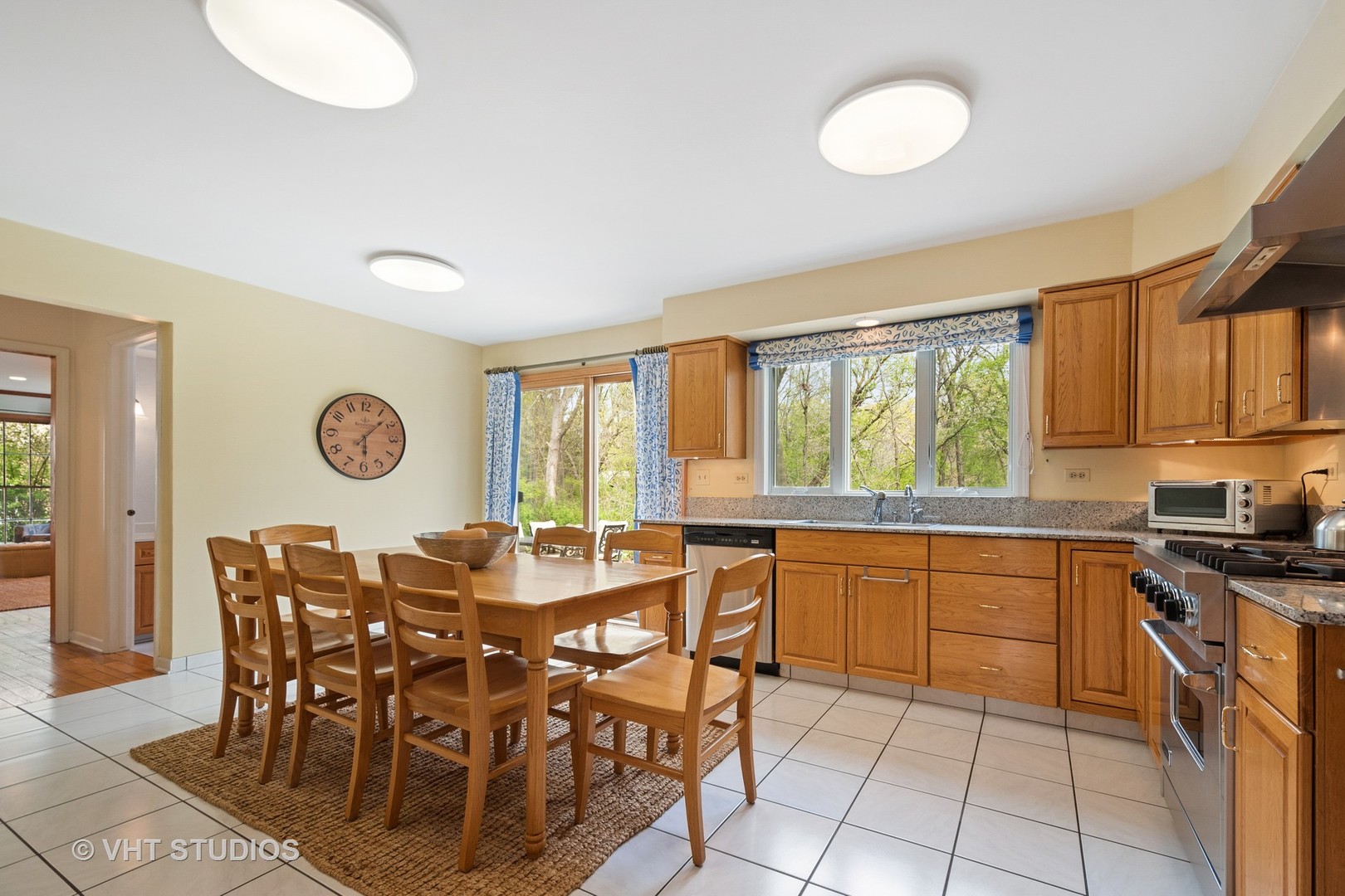 133 Ela Road Inverness, IL 60067 - Photo 8 of 32