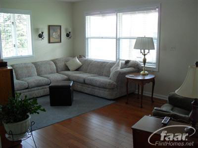 5344 Torrey Road Flint, MI 48507 - Photo 4 of 13 20166028-3.JPG