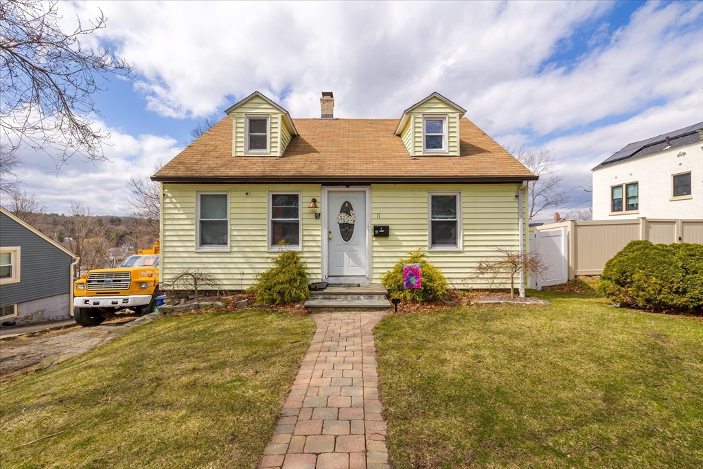 11 Alexander Road Worcester, MA 01606 - Photo 2 of 38