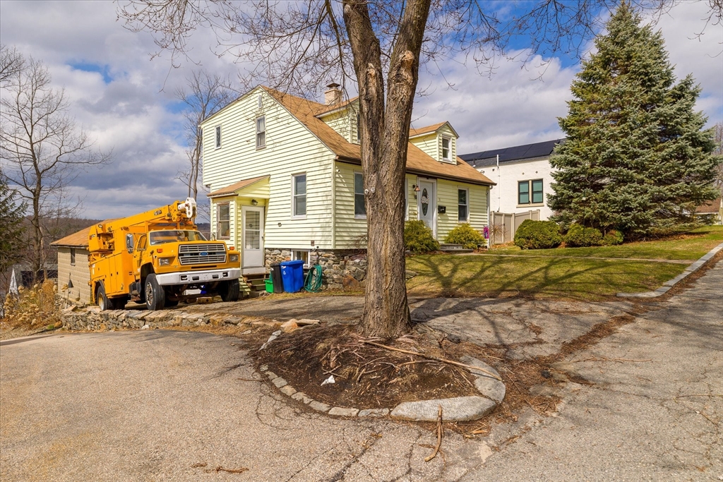 11 Alexander Road Worcester, MA 01606 - Photo 25 of 38