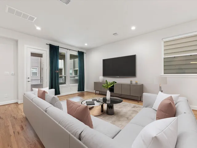 $3,100 | 2727 Clinton Drive, Houston, TX 77020