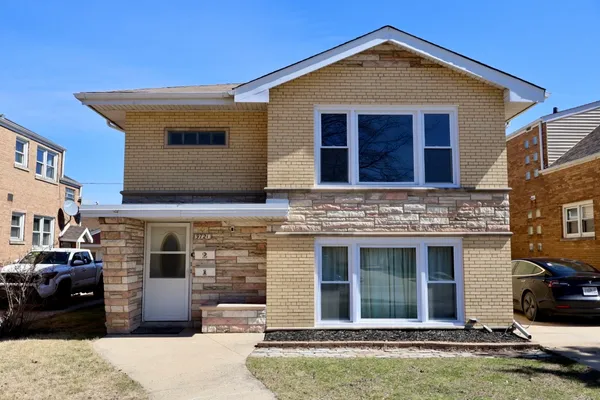 $2,000 | 9721 South Albany Avenue, Unit 2, Evergreen Park, IL 60805