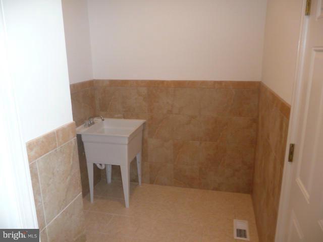17197 Hardy Road Mount Airy, MD 21771 - Photo 15 of 30 Mudroom