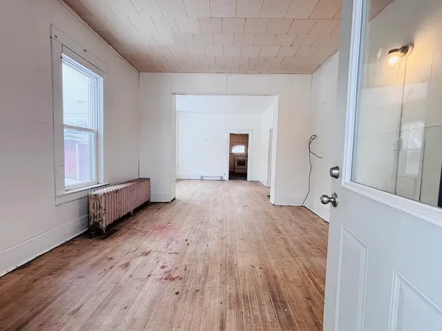 $900 | 605 Ellis Avenue South, Ashland, WI 54806