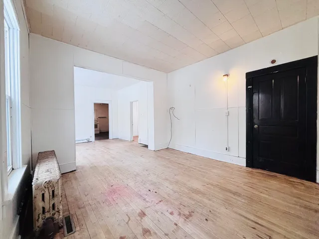 $900 | 605 Ellis Avenue South, Ashland, WI 54806