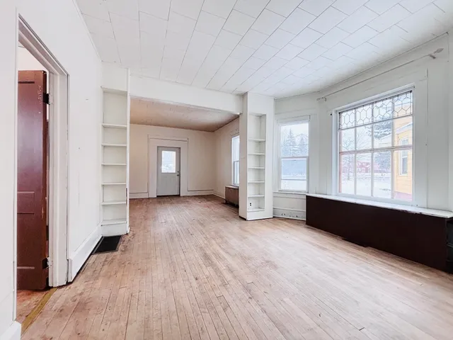 $900 | 605 Ellis Avenue South, Ashland, WI 54806