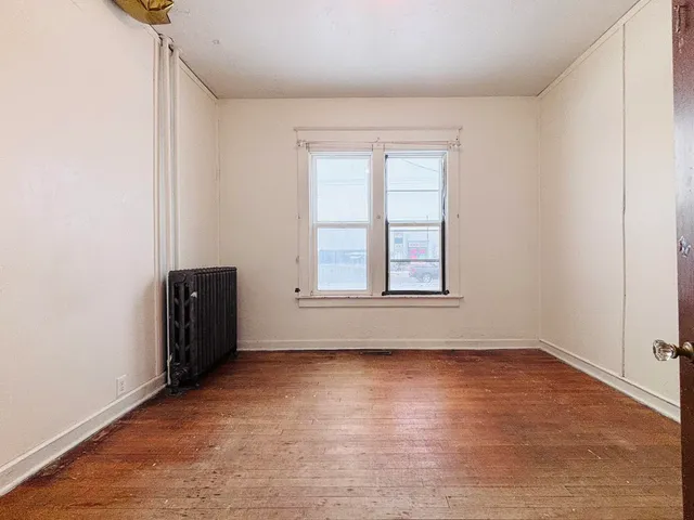 $900 | 605 Ellis Avenue South, Ashland, WI 54806