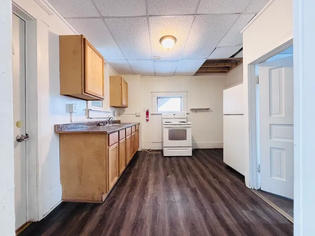 $900 | 605 Ellis Avenue South, Ashland, WI 54806