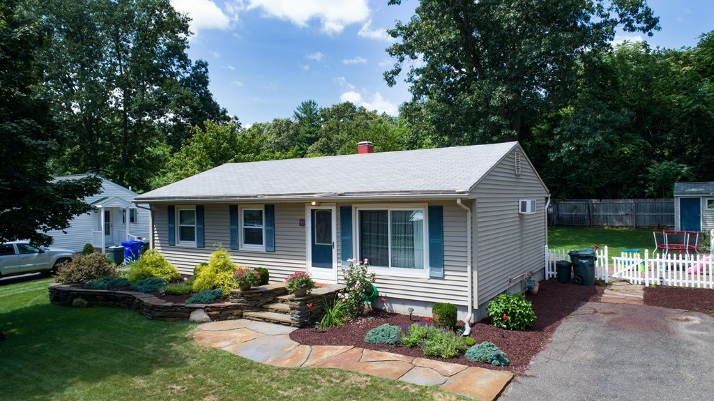 36 Chipmunk Road Springfield, MA 01108 - Photo 1 of 28 Gallery Image 1