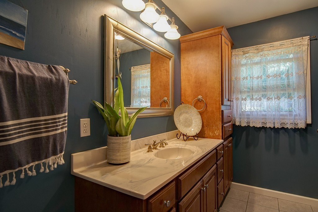 36 Chipmunk Road Springfield, MA 01108 - Photo 14 of 28 Gallery Image 14