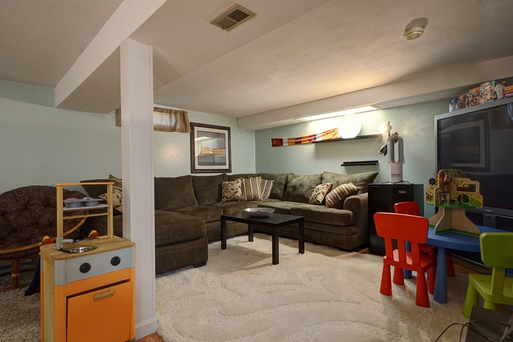 36 Chipmunk Road Springfield, MA 01108 - Photo 16 of 28 Gallery Image 16
