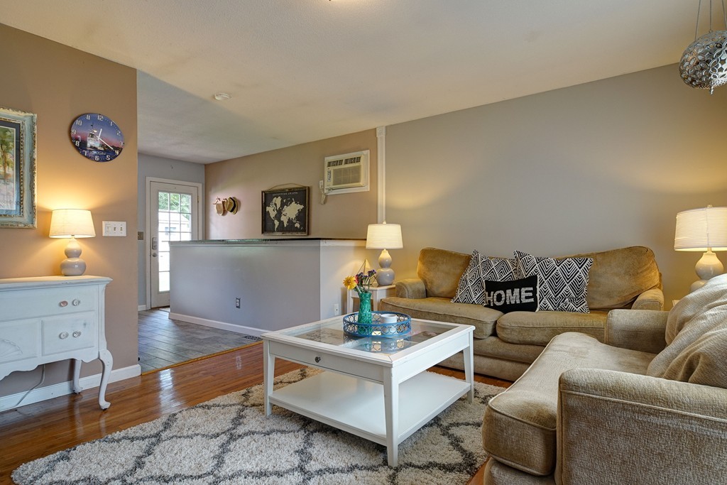 36 Chipmunk Road Springfield, MA 01108 - Photo 3 of 28 Gallery Image 3