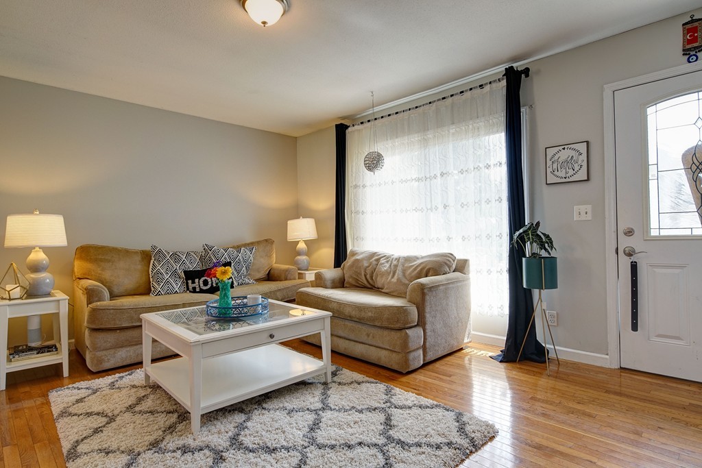 36 Chipmunk Road Springfield, MA 01108 - Photo 4 of 28 Gallery Image 4