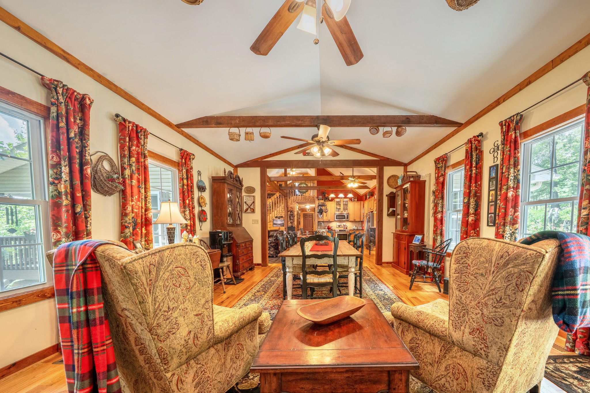 260 Deer Ridge Trail Ocoee, TN 37361 - Photo 34 of 72 a living room with furniture