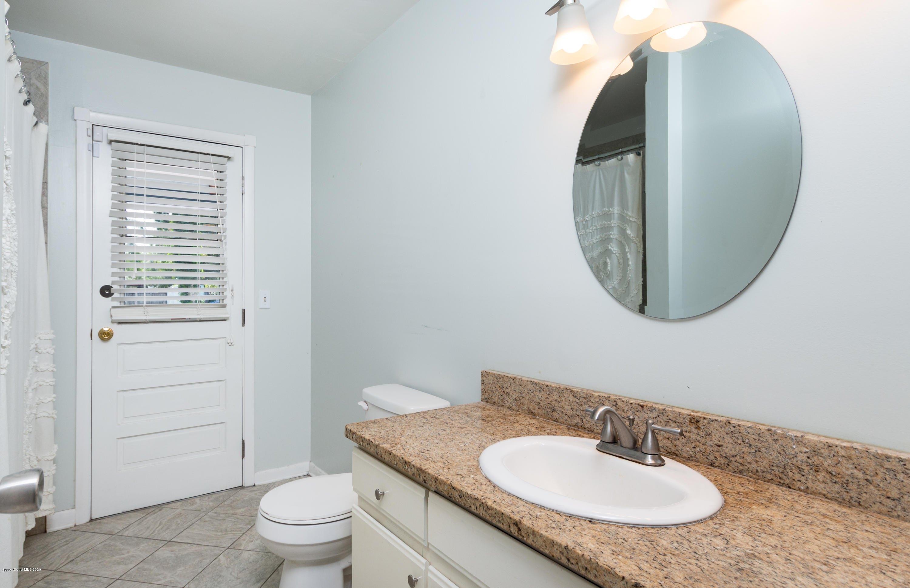 2065 City Acres Road Melbourne, FL 32904 - Photo 15 of 26 Guest Bath