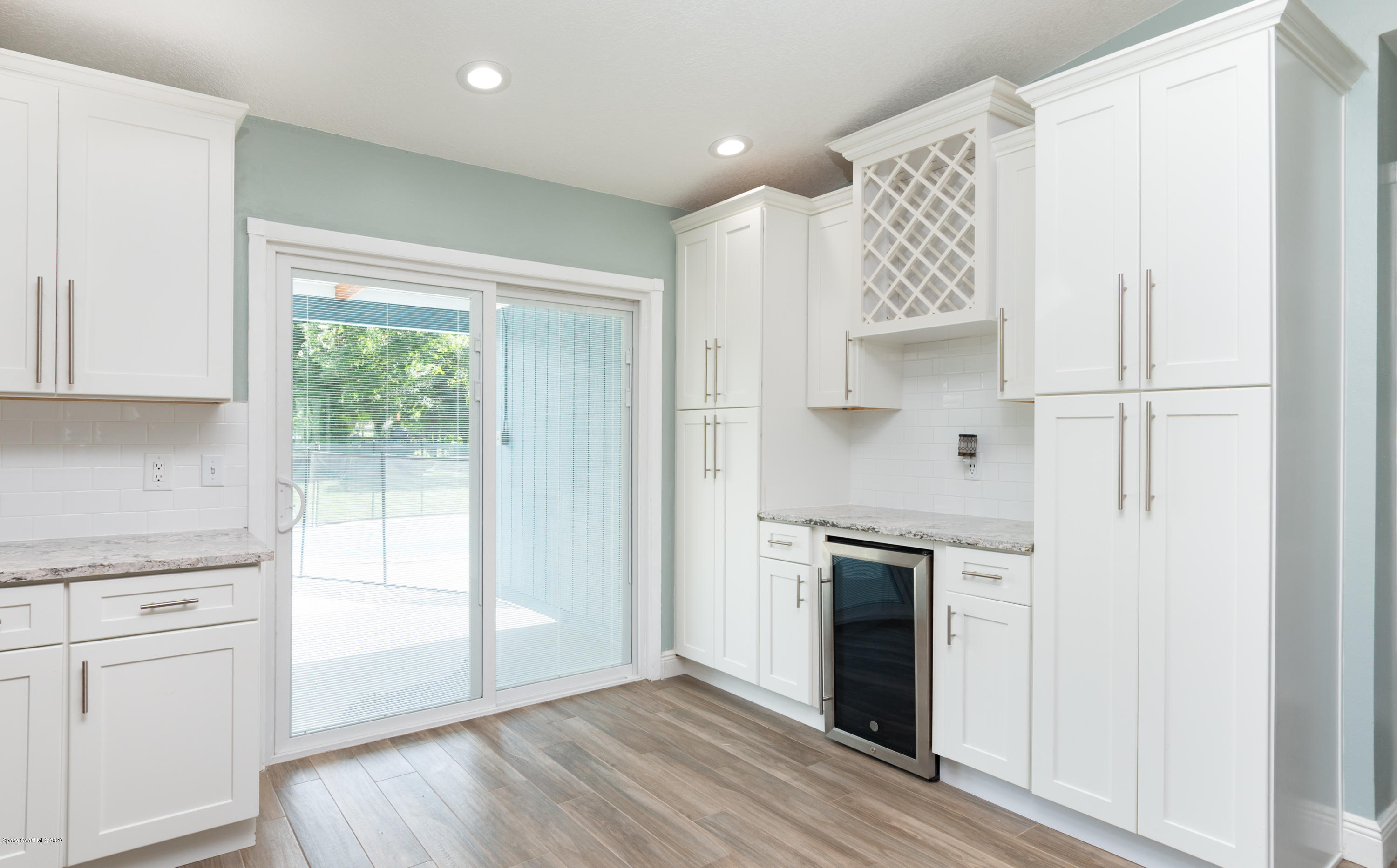 2065 City Acres Road Melbourne, FL 32904 - Photo 8 of 26 Bar/Pantry