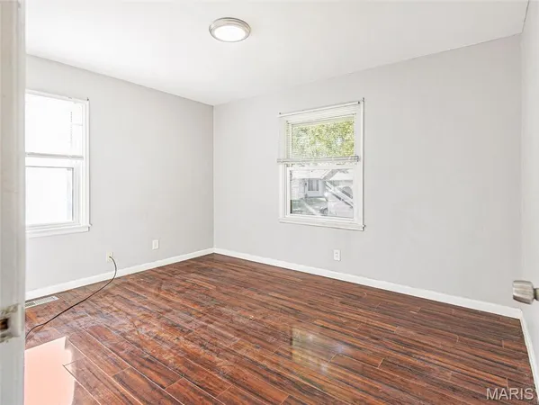 $1,565 | 215 Midlothian Road, St. Louis, MO 63137