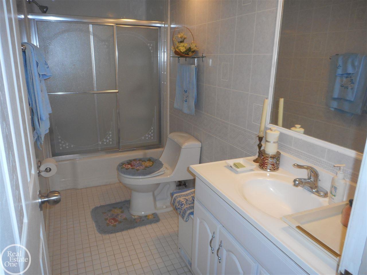 20720 Marter Road Grosse Pointe, MI 48236 - Photo 15 of 24