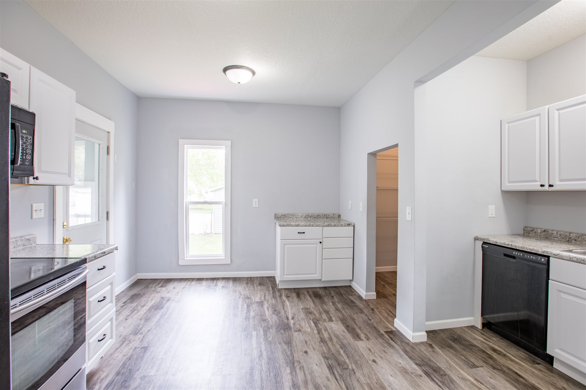 249 45th Street Moline, IL 61265 - Photo 4 of 23 Gallery Image 4