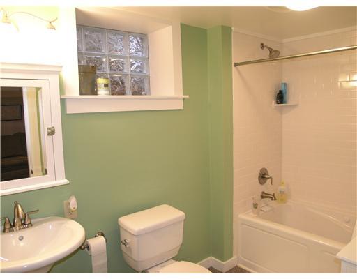 139 Oakhurst Road Pittsburgh, PA 15215 - Photo 14 of 16 Other. The game room s full bath features a jetted tub/shower and polished granite tile flooring.