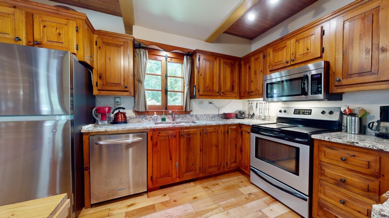 330 Cioffoletti Road Berkshire, VT 05450 - Photo 4 of 36 Gallery Image 4