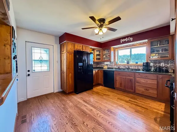 $265,900 | 14274 South Lake Drive, De Soto, MO 63020