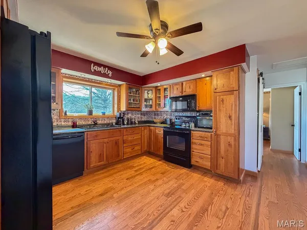 $265,900 | 14274 South Lake Drive, De Soto, MO 63020