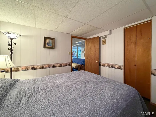 $265,900 | 14274 South Lake Drive, De Soto, MO 63020