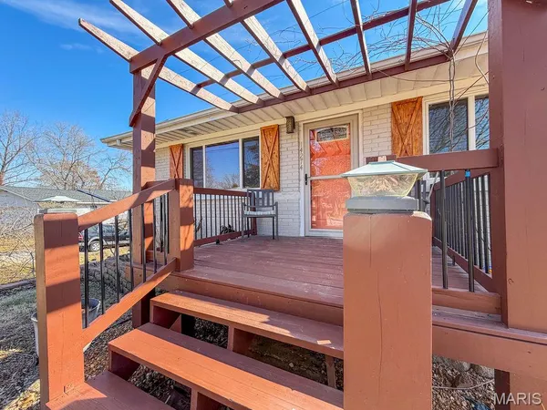 $265,900 | 14274 South Lake Drive, De Soto, MO 63020