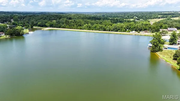 $265,900 | 14274 South Lake Drive, De Soto, MO 63020