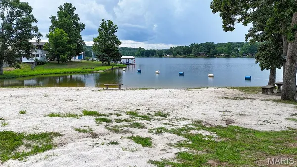 $265,900 | 14274 South Lake Drive, De Soto, MO 63020