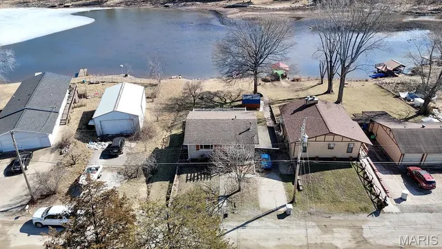 $277,900 | 14274 South Lake Drive, De Soto, MO 63020