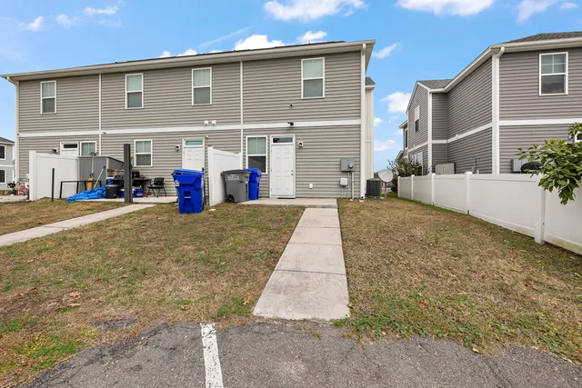 $2,395 | 3927 Four Poles Park Drive, North Charleston, SC 29405