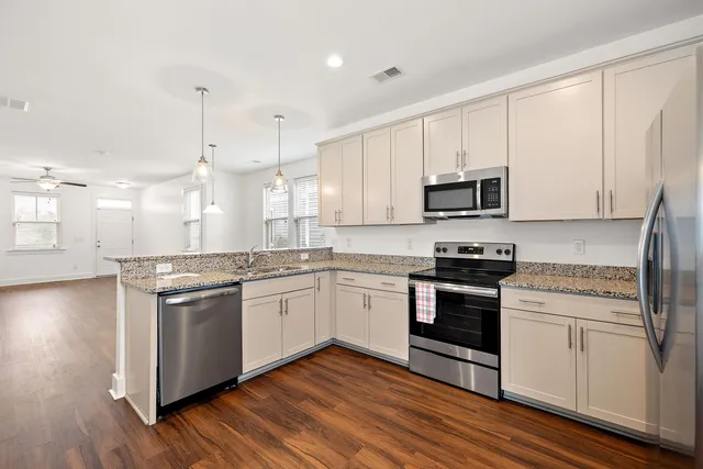 $2,395 | 3927 Four Poles Park Drive, North Charleston, SC 29405