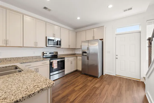 $2,395 | 3927 Four Poles Park Drive, North Charleston, SC 29405