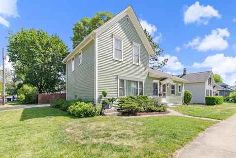 $350,000 | 1 Adams Street, East Dundee, IL 60118