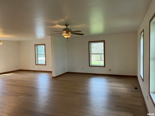 $259,900 | 1467 Old 36, Winchester, IL 62694