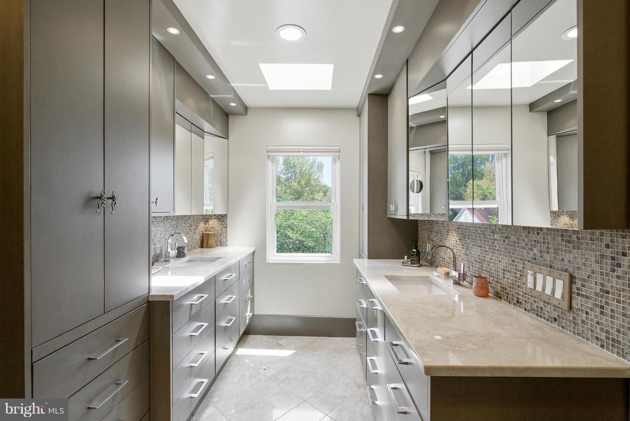 6604 Quaker Ridge Road Rockville, MD 20852 - Photo 18 of 29 Bath (Master)